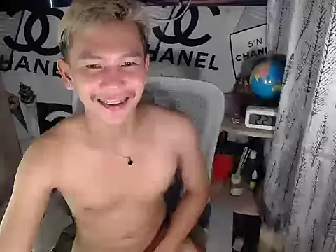 RalfAsian25 online show from 04-25-26, 06:27