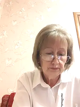 AlikaSwan5821 online show from 09-16-25, 12:50