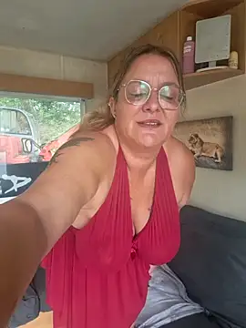 Misspapillon1840 online show from 09-20-25, 07:42