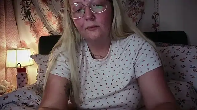 Daisyxoxo  online show from 05-18-26, 08:58