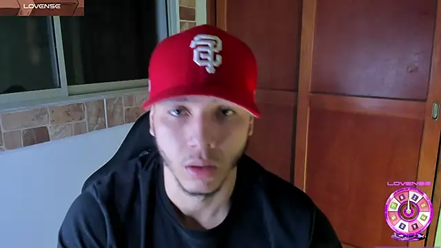 Snapshot of max_valiant1 chatting on 12-18-25, 04:18 max valiant1 online show from 12-18-25, 04:18