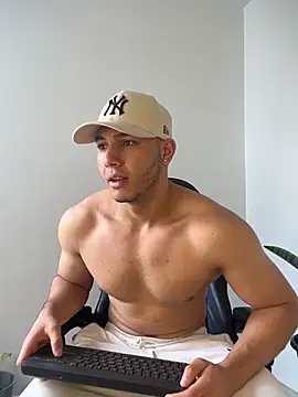 Snapshot of max_valiant1 chatting on 03-06-26, 05:31 max valiant1 online show from 03-06-26, 05:31