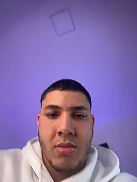 Snapshot of max_valiant1 chatting on 03-10-26, 10:37 max valiant1 online show from 03-10-26, 10:37