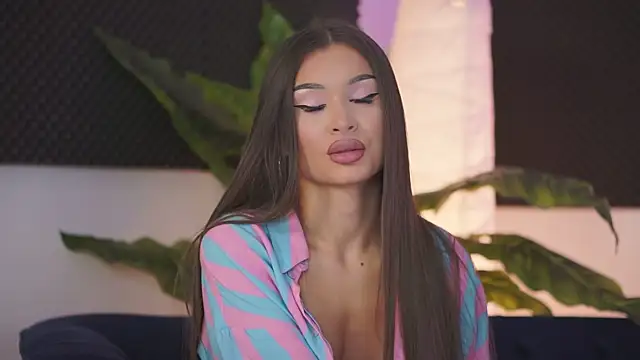 Snapshot of KyssaraPlay chatting on 09-09-25, 06:07 KyssaraPlay online show from 09-09-25, 06:07