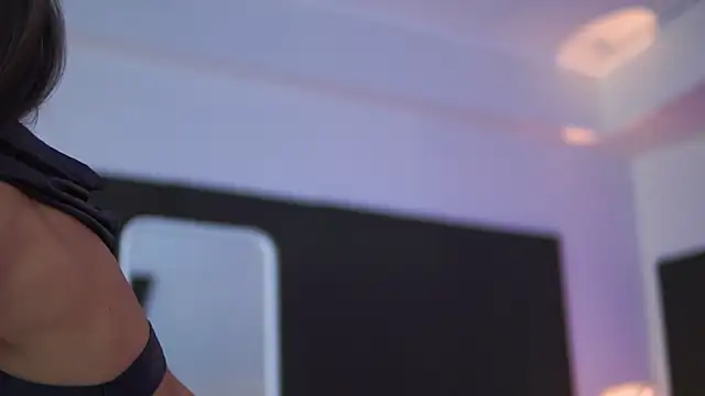 Snapshot of KyssaraPlay chatting on 10-17-25, 07:27 KyssaraPlay online show from 10-17-25, 07:27