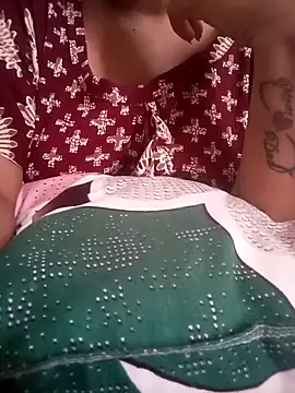 Snapshot of lovelysona11 chatting on 09-16-25, 04:57 lovelysona11 online show from 09-16-25, 04:57