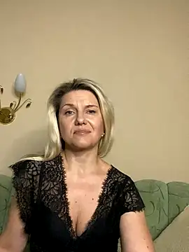 Snapshot of AliceSwan4011 chatting on 11-03-25, 04:19 AliceSwan4011 online show from 11-03-25, 04:19