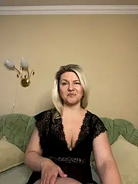 Snapshot of AliceSwan4011 chatting on 01-18-26, 02:32 AliceSwan4011 online show from 01-18-26, 02:32