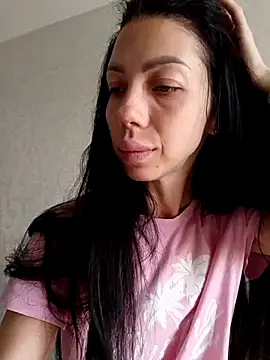 Snapshot of Princessa99885 chatting on 09-18-25, 06:15 Princessa99885 online show from 09-18-25, 06:15