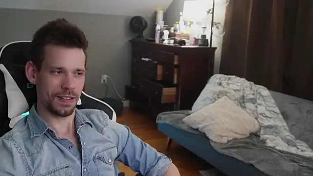 Snapshot of RomanPleaser chatting on 12-20-25, 10:44 RomanPleaser online show from 12-20-25, 10:44