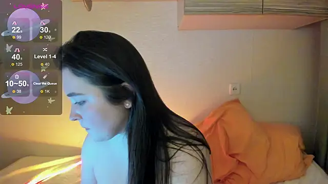 Snapshot of Alice_next_door chatting on 12-22-25, 04:48 Alice next door online show from 12-22-25, 04:48