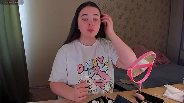 Snapshot of Alice_next_door chatting on 03-11-26, 01:17 Alice next door online show from 03-11-26, 01:17