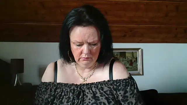 TiffanyMature online show from 10-27-25, 08:18