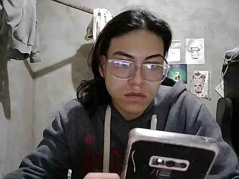 dirty model online show from 04-28-26, 03:22