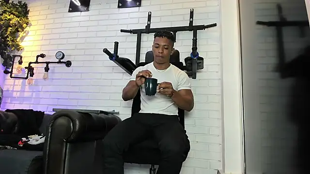 ItaloMoore online show from 02-10-26, 11:25