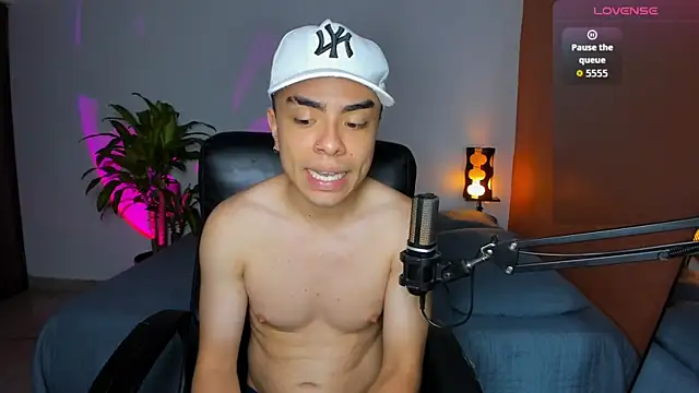 Snapshot of obzidyan chatting on 09-19-25, 12:45 obzidyan online show from 09-19-25, 12:45