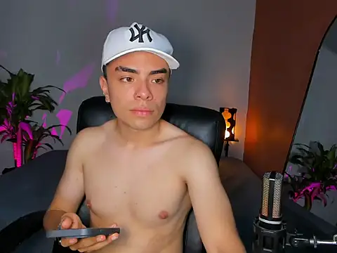 Snapshot of obzidyan chatting on 09-23-25, 11:52 obzidyan online show from 09-23-25, 11:52