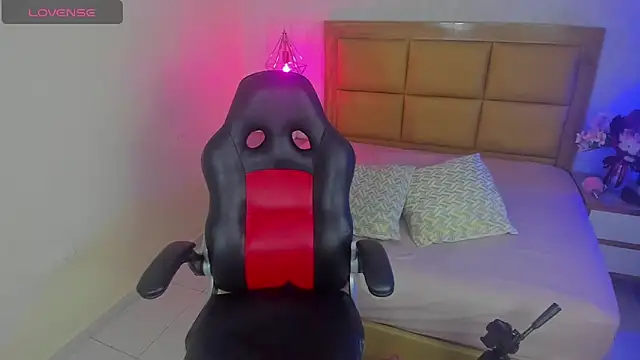 MELISSAROUGE online show from 02-18-26, 07:32