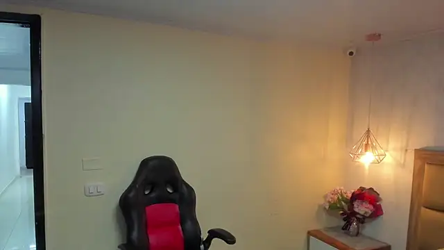 MELISSAROUGE online show from 04-21-26, 01:42