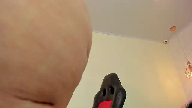 MELISSAROUGE online show from 06-18-26, 01:59