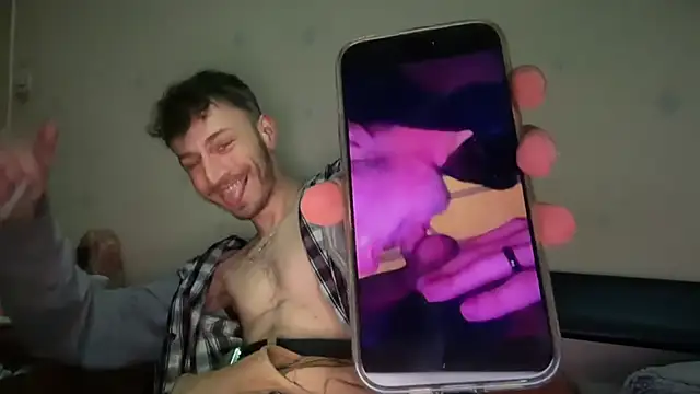 Snapshot of mister_twitter chatting on 03-10-26, 10:04 mister twitter online show from 03-10-26, 10:04