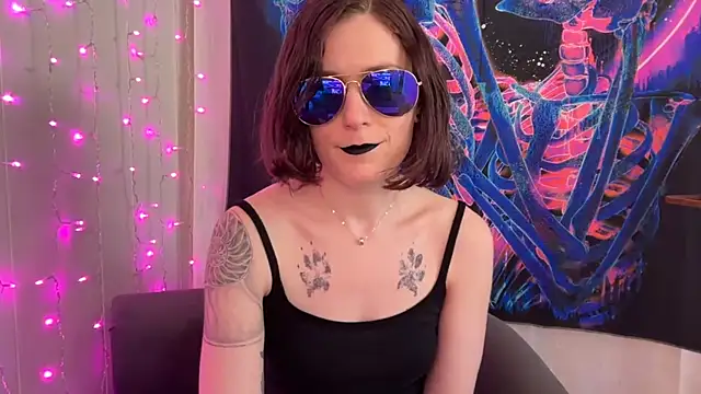 Snapshot of mistressannafoxx chatting on 09-18-25, 08:44 mistressannafoxx online show from 09-18-25, 08:44