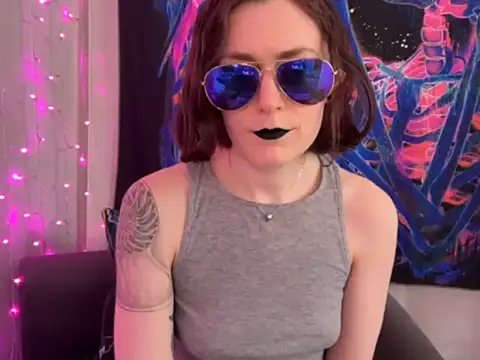 Snapshot of mistressannafoxx chatting on 09-25-25, 08:45 mistressannafoxx online show from 09-25-25, 08:45