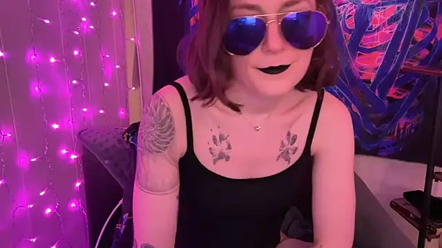 Snapshot of mistressannafoxx chatting on 10-12-25, 01:15 mistressannafoxx online show from 10-12-25, 01:15