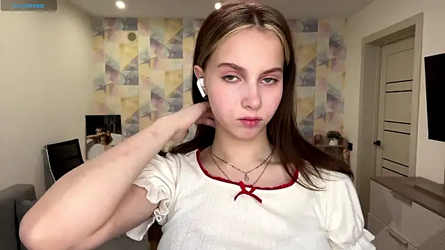 Snapshot of NylaNadler chatting on 02-09-26, 06:06 NylaNadler online show from 02-09-26, 06:06