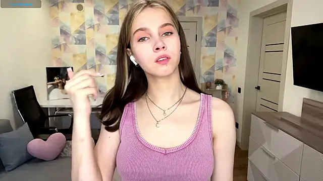 Snapshot of NylaNadler chatting on 02-11-26, 06:07 NylaNadler online show from 02-11-26, 06:07