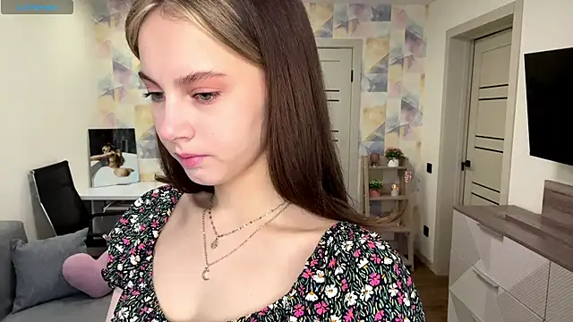 Snapshot of NylaNadler chatting on 02-15-26, 06:10 NylaNadler online show from 02-15-26, 06:10