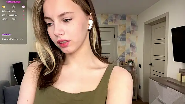 Snapshot of NylaNadler chatting on 03-15-26, 04:07 NylaNadler online show from 03-15-26, 04:07