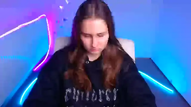 Stefanie Sweet online show from 10-24-25, 05:26