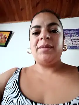 Mia-Glow online show from 04-23-26, 11:31