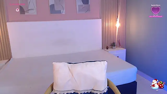 Snapshot of candy_lux30 chatting on 11-25-25, 03:50 candy lux30 online show from 11-25-25, 03:50