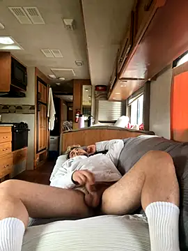 Snapshot of speakonit chatting on 10-11-25, 06:50 speakonit online show from 10-11-25, 06:50