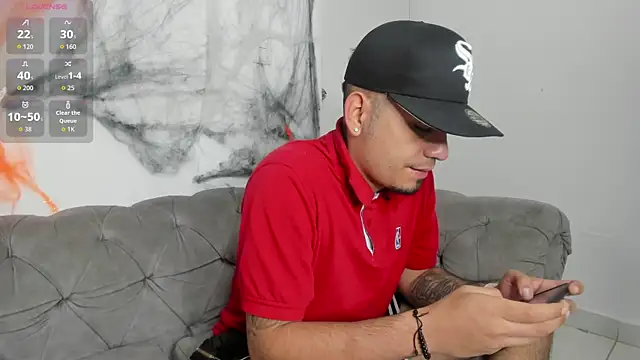 OwenStonne  online show from 10-18-25, 04:04