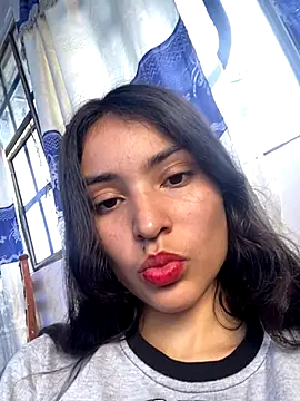 Snapshot of hotwife26 chatting on 09-19-25, 04:29 hotwife26 online show from 09-19-25, 04:29