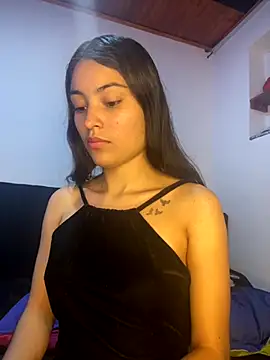 Snapshot of hotwife26 chatting on 11-05-25, 01:33 hotwife26 online show from 11-05-25, 01:33