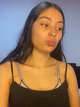 Snapshot of hotwife26 chatting on 11-11-25, 07:47 hotwife26 online show from 11-11-25, 07:47