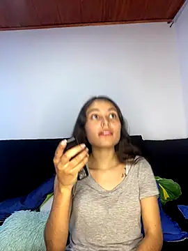 Snapshot of hotwife26 chatting on 12-13-25, 08:04 hotwife26 online show from 12-13-25, 08:04