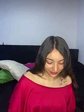 Snapshot of hotwife26 chatting on 12-20-25, 02:24 hotwife26 online show from 12-20-25, 02:24