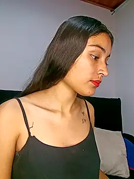 Snapshot of hotwife26 chatting on 02-04-26, 02:06 hotwife26 online show from 02-04-26, 02:06