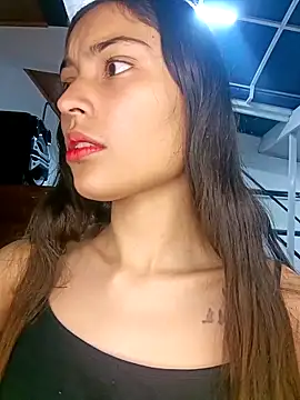 Snapshot of hotwife26 chatting on 02-05-26, 09:58 hotwife26 online show from 02-05-26, 09:58