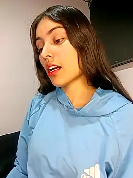 Snapshot of hotwife26 chatting on 02-21-26, 12:33 hotwife26 online show from 02-21-26, 12:33