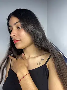 Snapshot of hotwife26 chatting on 03-11-26, 12:38 hotwife26 online show from 03-11-26, 12:38