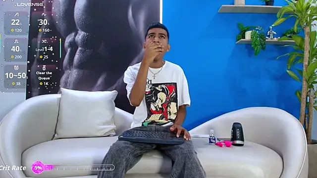 Snapshot of ender_h0t chatting on 09-13-25, 01:55 ender h0t online show from 09-13-25, 01:55