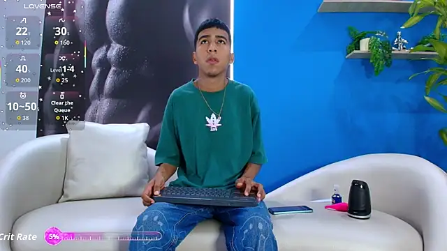 Snapshot of ender_h0t chatting on 09-16-25, 01:34 ender h0t online show from 09-16-25, 01:34
