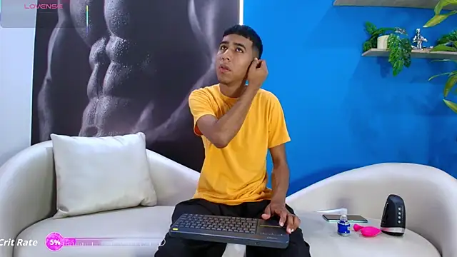 Snapshot of ender_h0t chatting on 09-23-25, 01:58 ender h0t online show from 09-23-25, 01:58