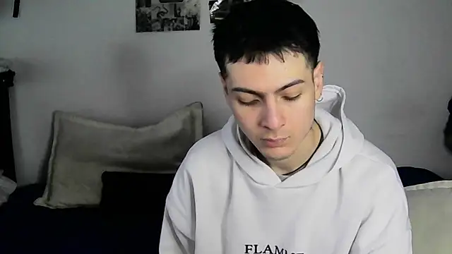 Snapshot of Dioniso_guy8 chatting on 09-17-25, 12:40 Dioniso guy8 online show from 09-17-25, 12:40